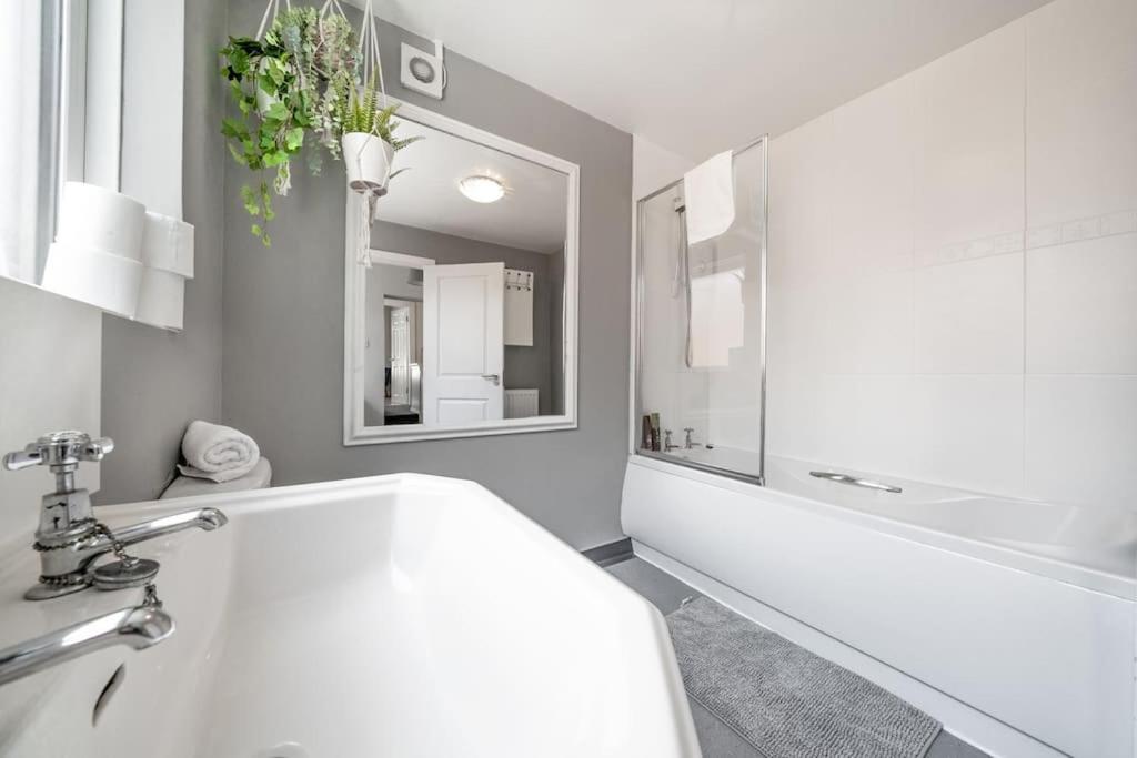 Cosy 2 Bedroom Town House Close To City Centre Belfast Kültér fotó